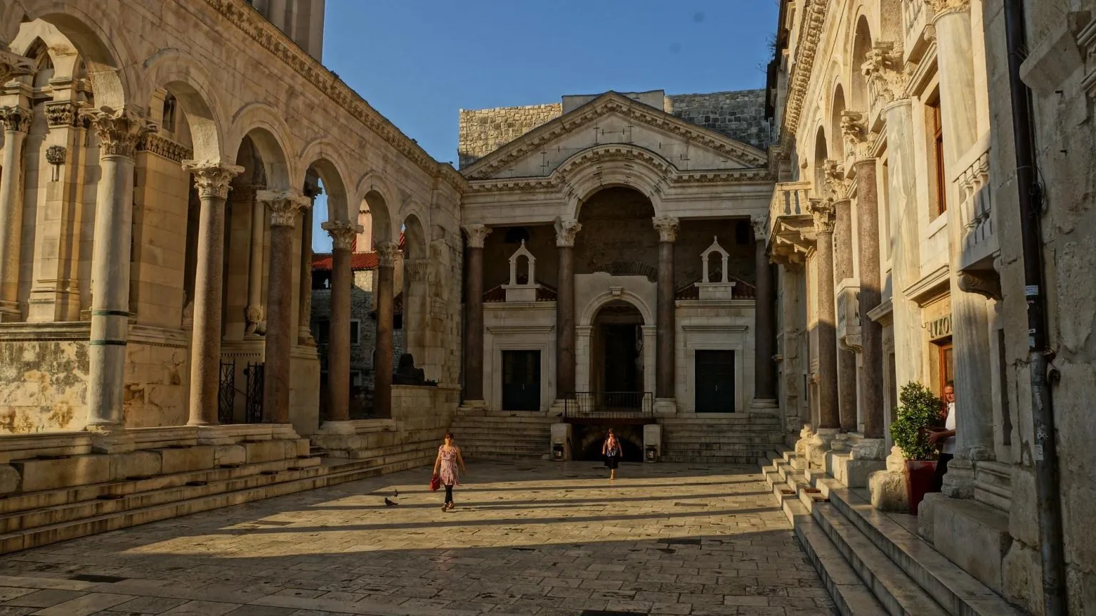 Säulen des Diokletianpalastes in Split