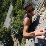 Pinch grip while climbing