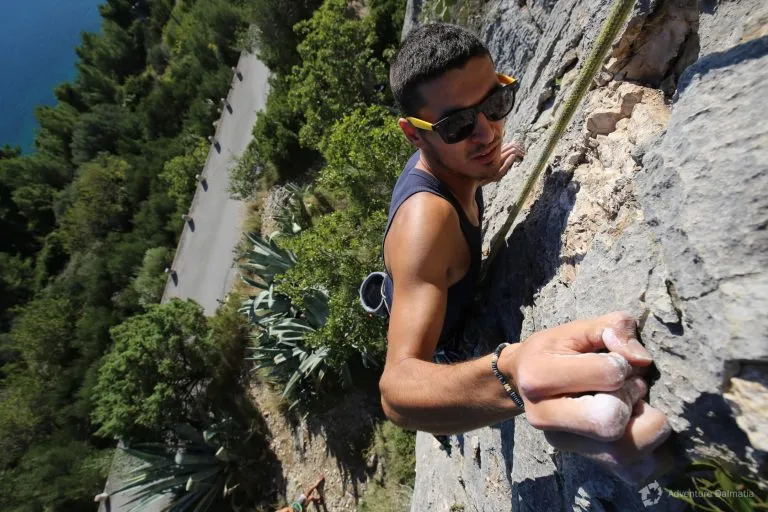 Pinch grip while climbing