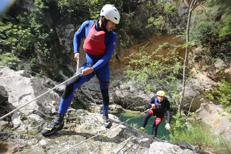 Split canyoning