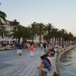 Passeggiata sul lungomare