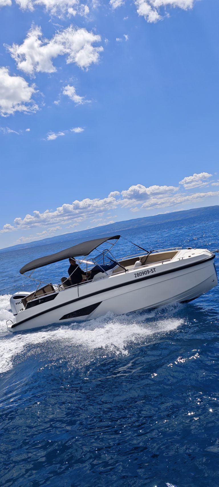 Boat trip from Split – speedboat cruising to the islands
